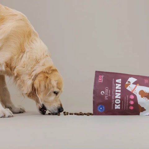Karma tłoczona na zimno PERRO Gourmet Konina – formuła dla psów dorosłych średnich i dużych ras 1kg
